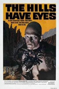 Постер аниме У холмов есть глаза (1977)